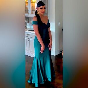 Emerald Green Jessica Angel Gown